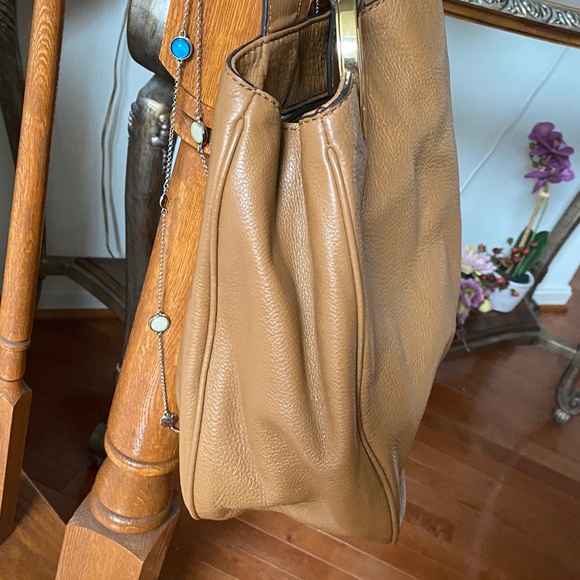 Michael Kors Tan Leather Shoulder Bag - Picture 4 of 16